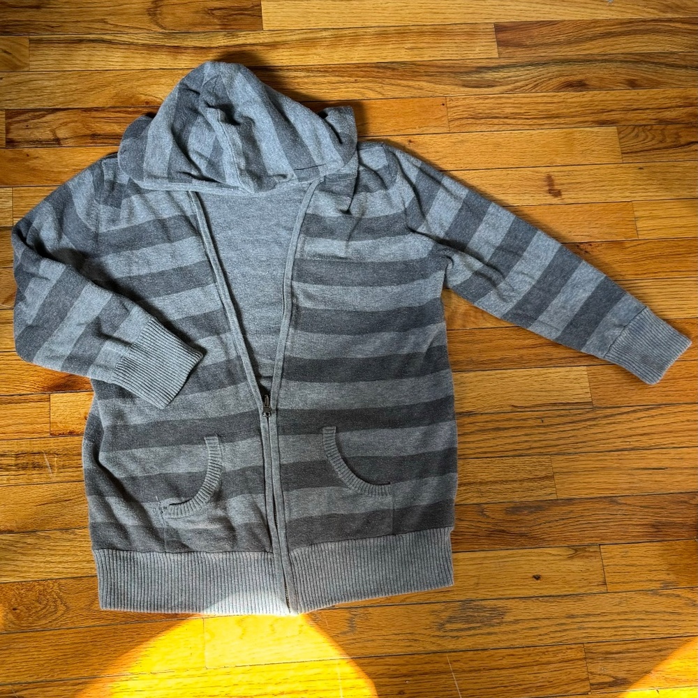 Reversible Three Quarter Sleeve Sweatshirt From M… - image 8